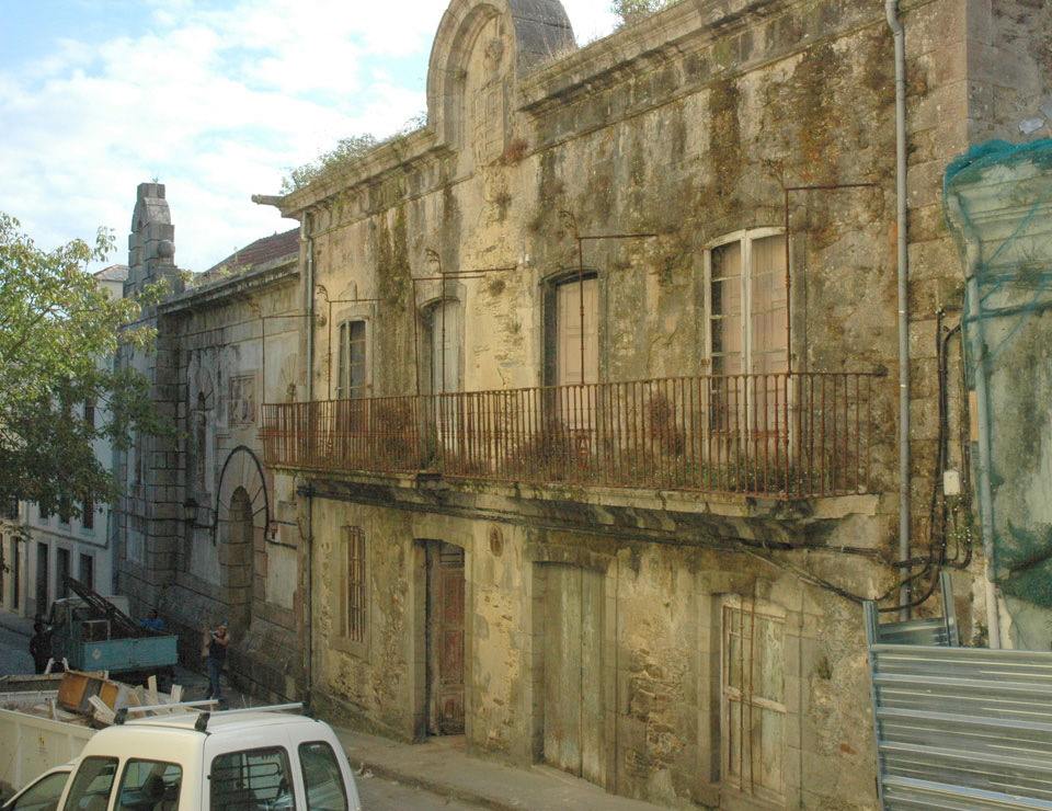 Rehabilitación de edificio histórico para destinarlo a albergue de peregrinos en Ribadeo